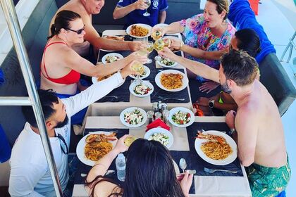 Luxury Catamaran Experience in Mykonos: Lagoon 400s2 (2016)