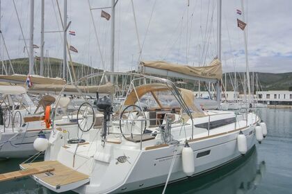 Verhuur Zeilboot Jeanneau Sun Odyssey 519 - 5 + 1 cab. Trogir