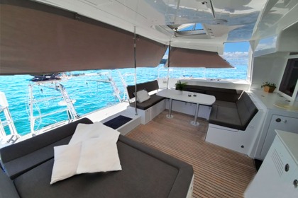 CATAMARÁN LAGOON 450F LUX/CHEF Y LIMPIEZA