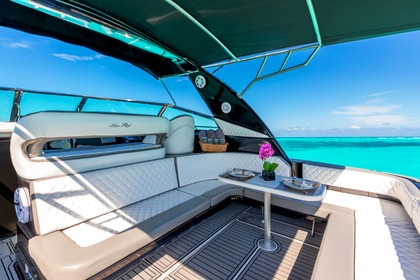 Hire Motor yacht Sea Ray 400 sundancer Cancún