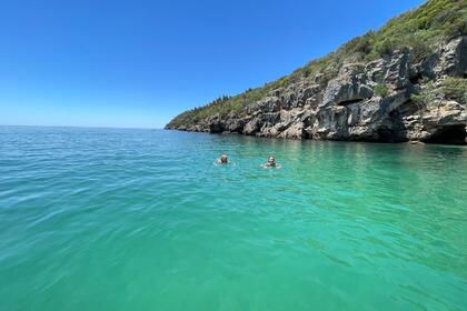 Beneteau 8.8 Spacedeck for rent