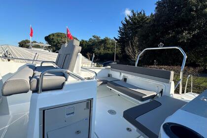 Location Bateau à moteur Jeanneau Cap Camarat 7.5 CC série 3 La Flotte