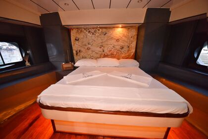 Custom built traditional gulet with a capacity of 4 people