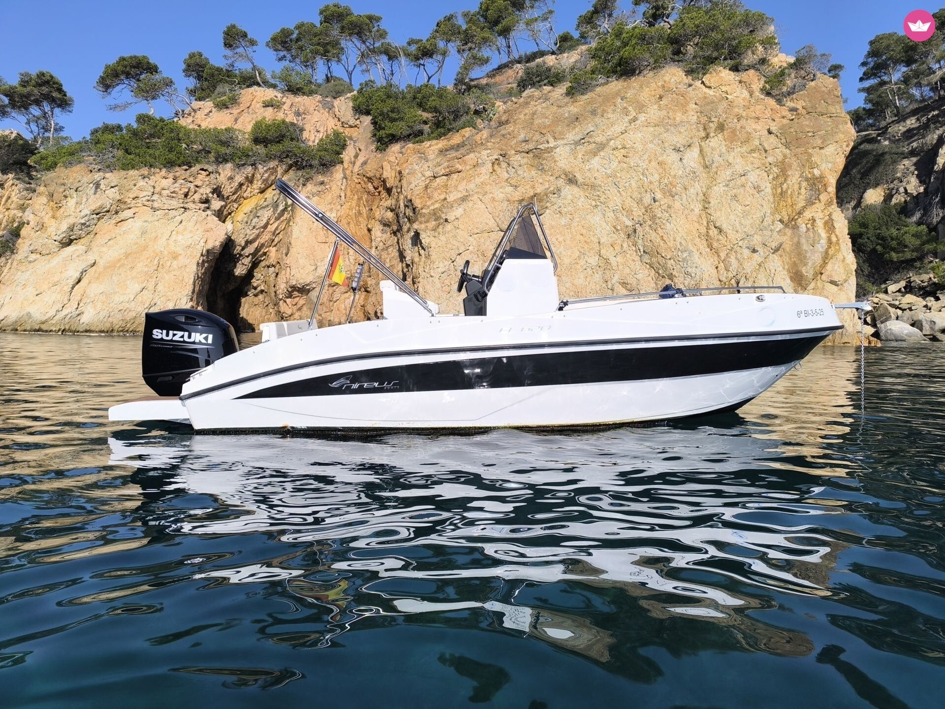 Bateau à moteur NIREUS 620 CL 150cv 6