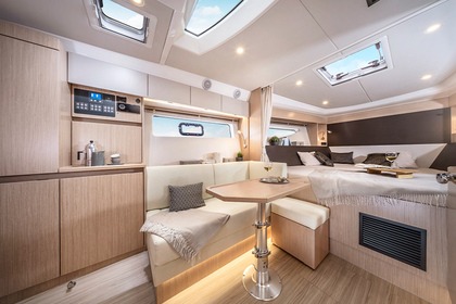 Charter Motorboat Bavaria SR33 Port Gallice