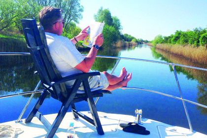 Rent this houseboat and get to know  Havel