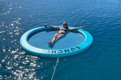 AQUILA 32 SPORT CATAMARAN Promoción 100 € gratis de Gasolina del 18 al 26 de Julio