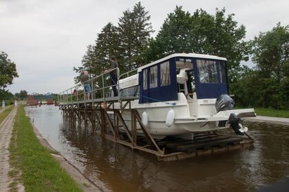 Suncamper 30 - komfortowy jacht motorowy