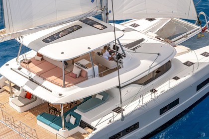 Location Catamaran Lagoon Lagoon 55 Saint-Tropez