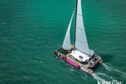 Verhuur Catamaran day one catamaran 65 pieds Toi et Moi Saint-Tropez