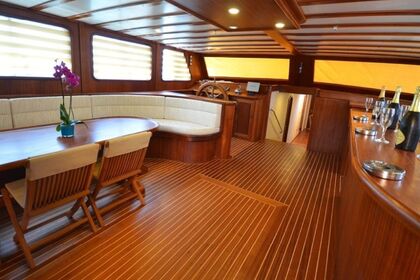 Luxury Gulet Charter in the Aegean – 16-Person Gulet