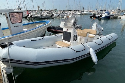 Location Bateau à moteur BOMBARD SUNRIDER 650 La Baule-Escoublac