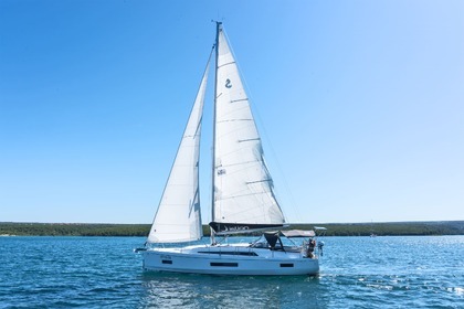 Hyra båt Segelbåt Bénéteau Oceanis 40.1 - 3 cab. Skradin