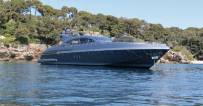 Location Yacht à moteur Mangusta 108 Antibes