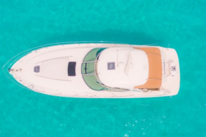 Hire Motorboat Sea Ray 440 Cancún