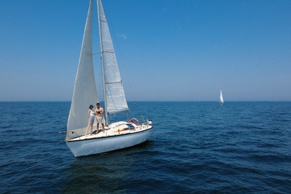 Hire Sailboat Bénéteau First 25 Quiberon