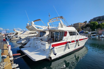 Noleggio Barca a motore PIANTONI FANTASY 45 Napoli