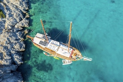 BOAT CHARTER FOR DAILY & WEEKLY HIRE