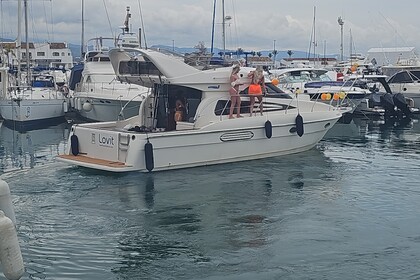 Yate en Puerto Banus para 9 personas
