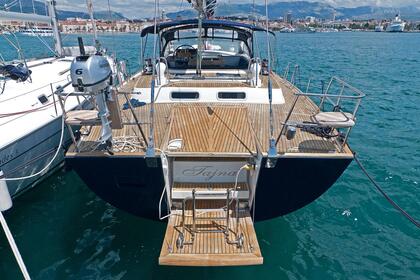 Rental Sailboat BENETEAU 57 Split