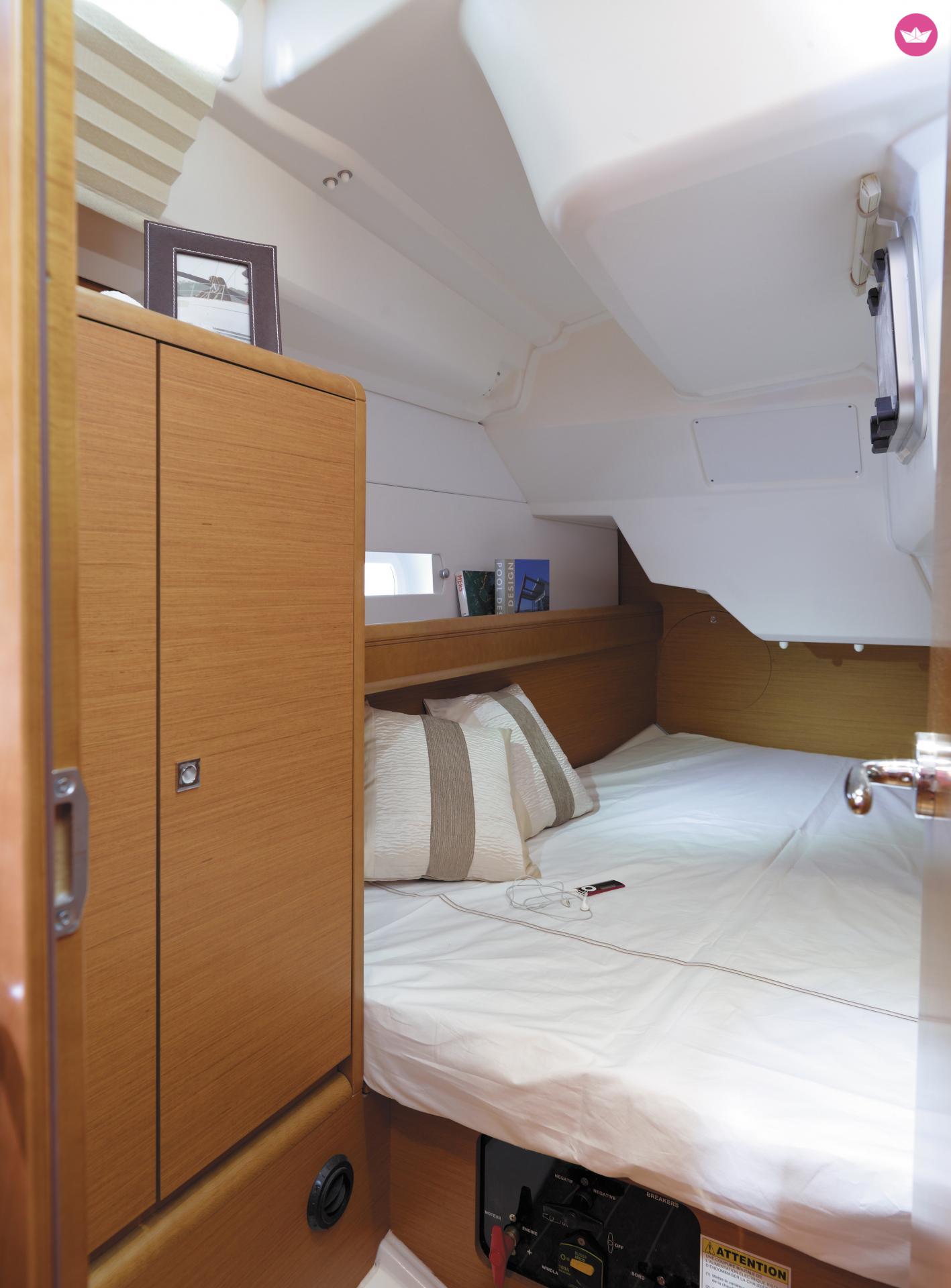 Charter Sailboat Jeanneau Sun Odyssey 389 Tivat