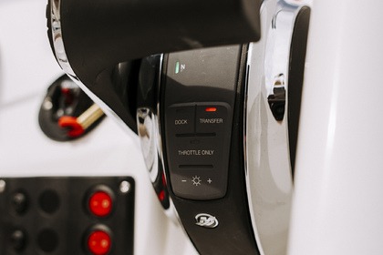 Alugue este iate para conhecer Menorca e suas prai