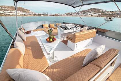 Charter Motor yacht Ferretti 58/64ft Mikonos