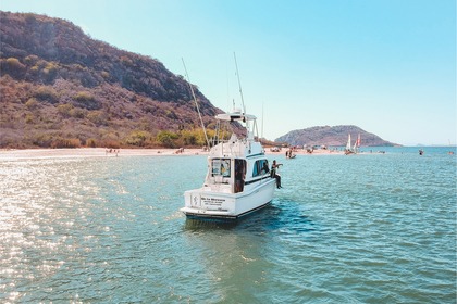 Charter Motorboat Riviera 360 Flybridge Mazatlán