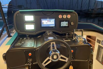 ¡Descubre la Italyure 38: Tu Experiencia de Lujo en el Mar te Espera!