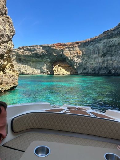 Malta Motorboat Nireus 620cl alt tag text