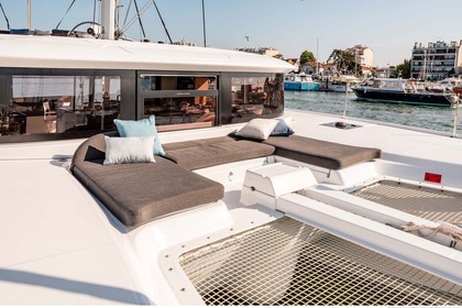 Ouna Catamaran - Private Lagoon 46 - Owner operated - Tailor-made luxury cruises from Paros