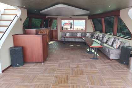 Daily Yacht Rental in Istanbul - Bosphorus Yacht