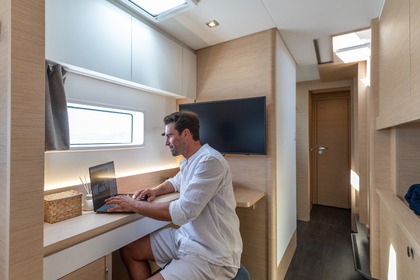 New Design 2025 Luxury Fountain Pajot 44