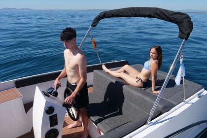 Maxima 640 (Licencia de navegación) NEW 2024-10PAX