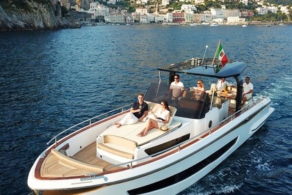 Hyra båt Motorbåt Yacht Allure 38 Sport Positano
