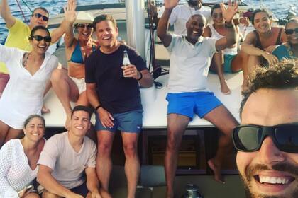 Luxury Catamaran Experience in Mykonos: Lagoon 400s2 (2016)