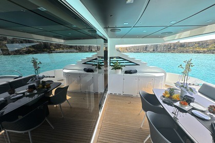 Pershing 90 - Sporting fly