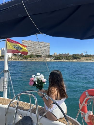 Alicante Sailboat Bavaria 49 alt tag text