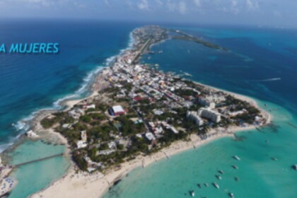 Rilassati a Cancun a bordo di questo lussuoso yach