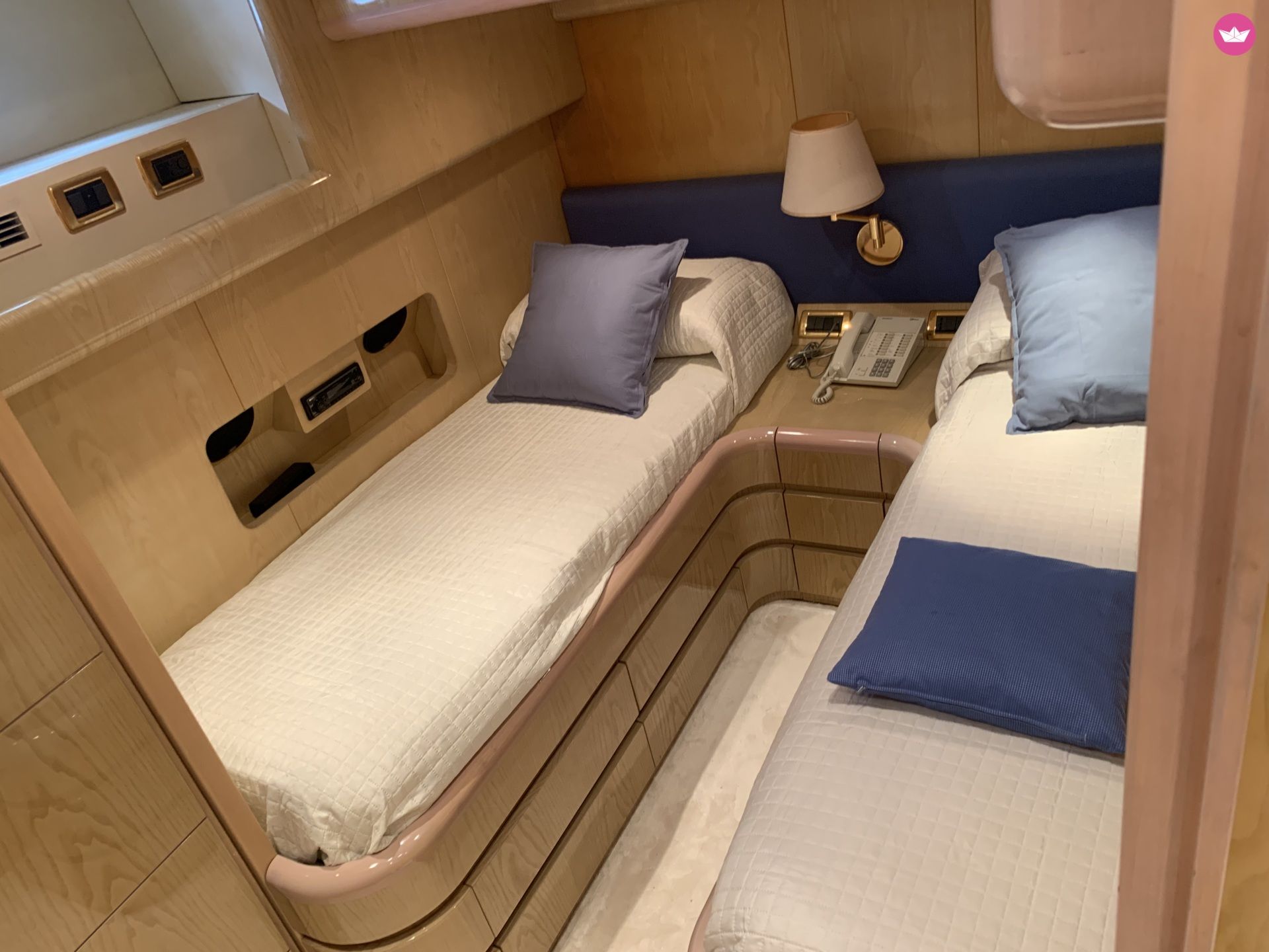 Bateau à moteur Fipa Maiora 1500cv 6