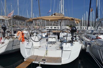 Verhuur Zeilboot Jeanneau Sun Odyssey 519 - 5 + 1 cab. Trogir