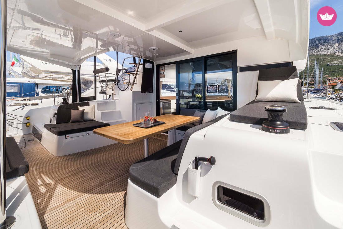 Catamaran Lagoon 42 12.8m 8