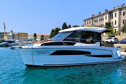 Location Bateau à moteur Nautic Yachts 880 cc Pula