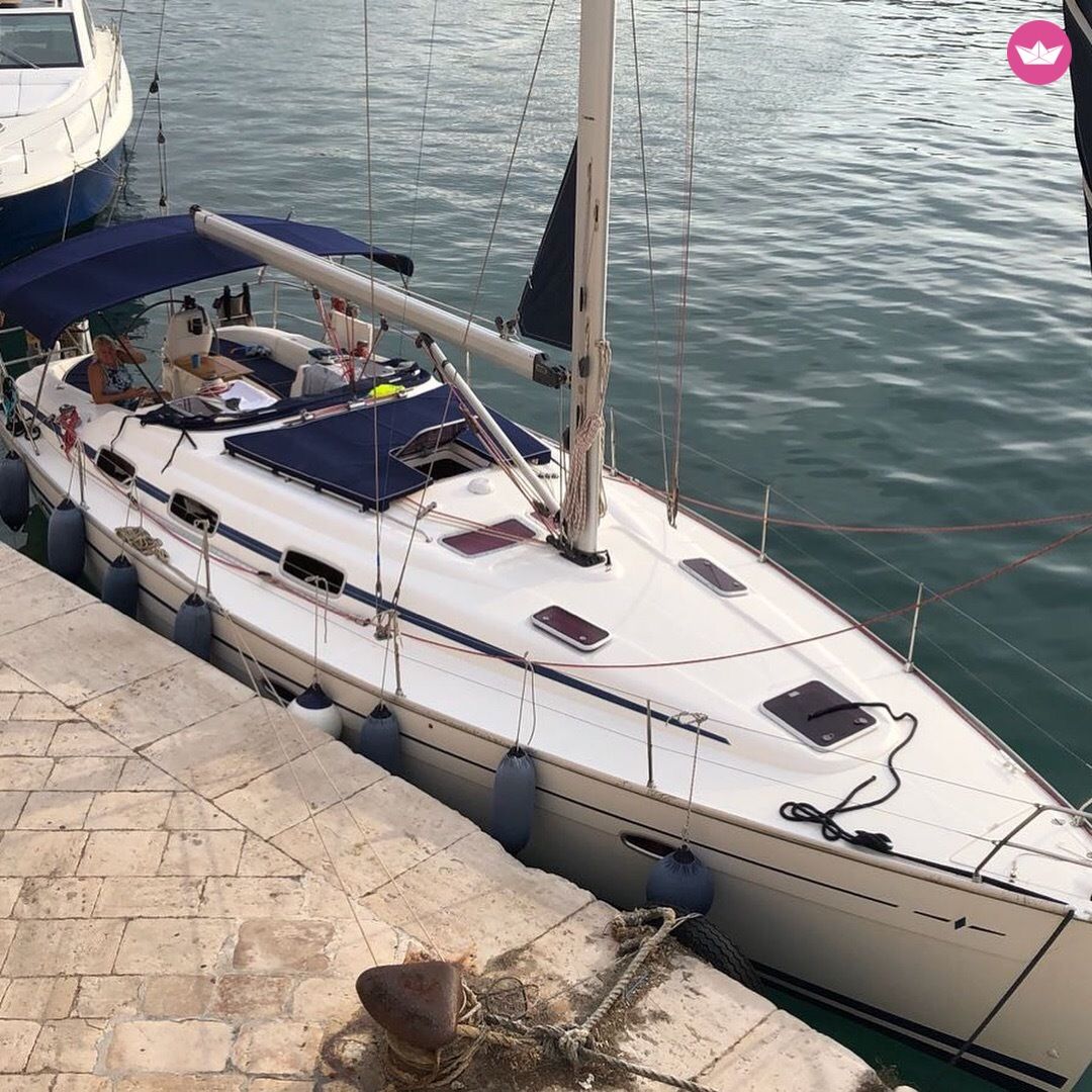 Charter sailboat in Bari  