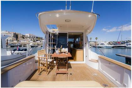 Iate em Lisboa-Cascais-Arrabida-Tróia