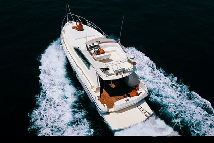 Charter Motorboat Mochi Craft 38 Fly Salerno