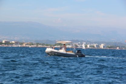 Аренда RIB (надувная моторная лодка) Zodiac Medline 650 Мандельё-ла-Напуль