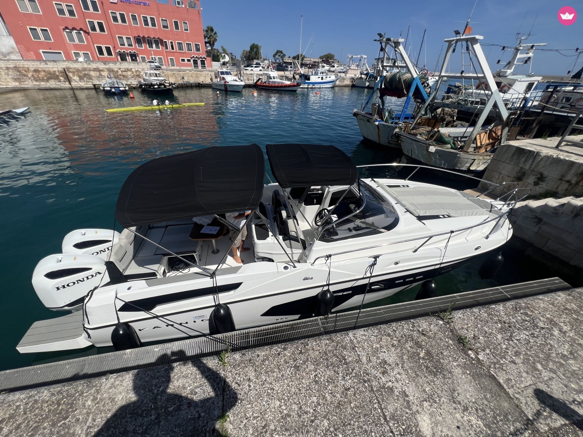 Bateau à moteur KARNIC SL