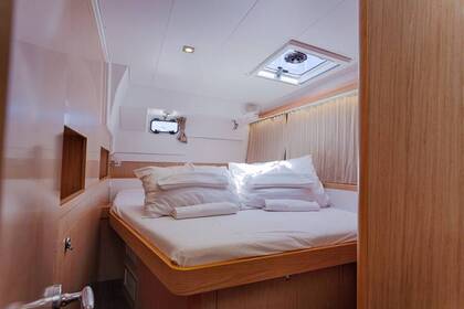 Lagoon 400 - luxury sailing