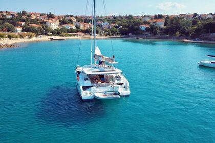 Rental Catamaran Fountaine Pajot Lucia 40 Ibiza